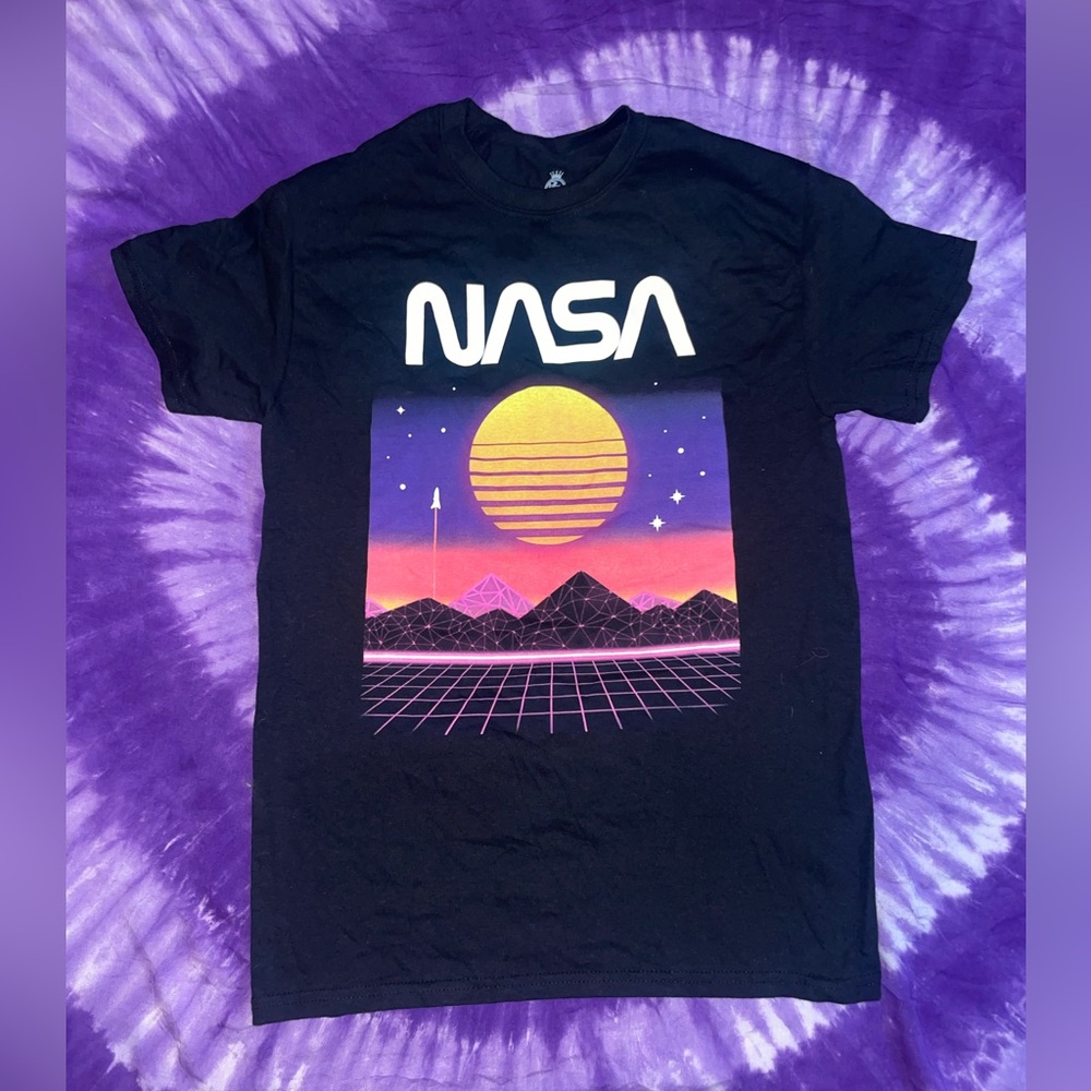 Black logo tee